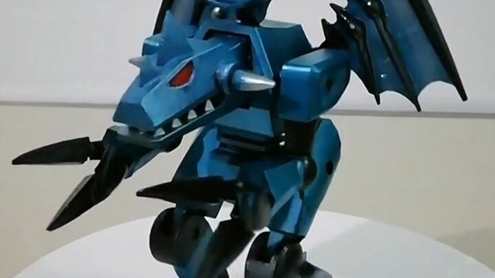 Ice Wolf Beast ทหารเพียงคนเดียวในเผ่า Beast ที่มีสีสันสดใส