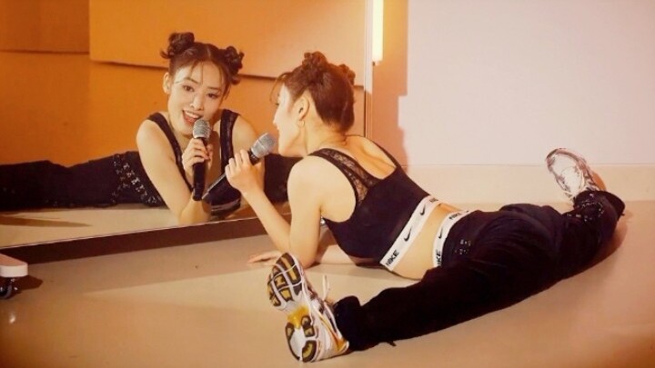 Is the lead vocalist here? JYP’s new girl group cover revealed.