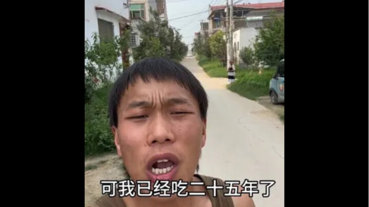 Ăn mì suốt hai mươi lăm năm rồi, ai mà biết được tôi đã ăn như thế nào cơ chứ?