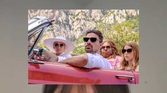 rekomendasi film thriller misteri Another Simple Favor