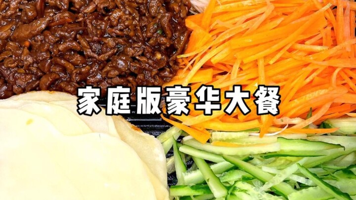 有个会做饭的女朋友是种什么体验？女朋友迫不及待给我秀下刀工，花两小时给我做了周末豪华大餐，有种提前过年的感觉~