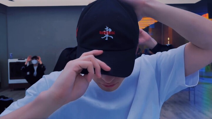 [Kun Choreography] 'Director's Cut' Dongzhe Choreography, Zhang Yixing - "Flying"