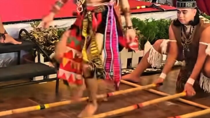 蒙眼跳跳竹舞 穆鲁特Magunatip