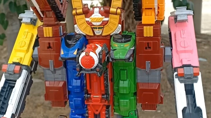 Robot cảnh sát tàu hỏa tối thượng DX chou! toqoh police