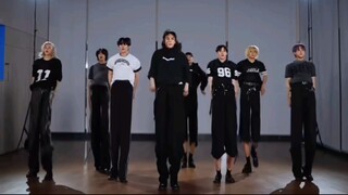 两米八的笑眯眯长啥样？？请问屁股恐高吗？