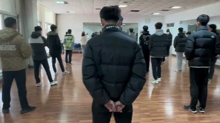 Môn thể dục nhịp điệu ở trường mình bị các bạn nam “chiếm lĩnh” rồi!