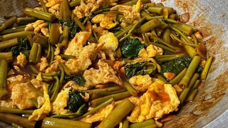 Tipid Budget Ulam Recipe! Mahal ang kamatis ngayon kaya mag Ginisang Kangkong muna tayo.