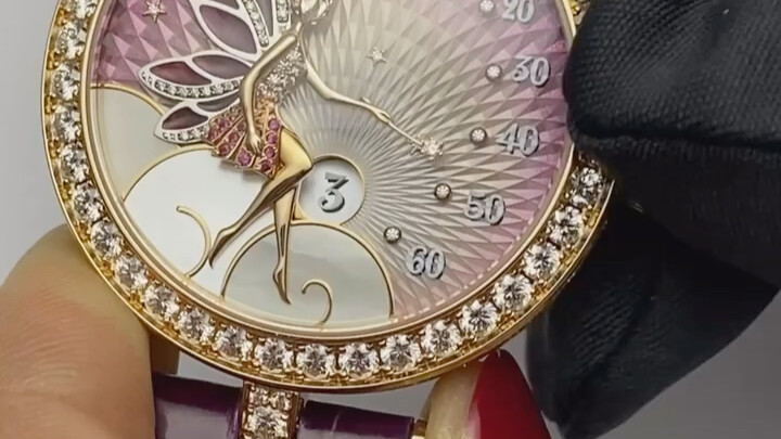 Ayo nikmati jam tangan mewah ini bersama!