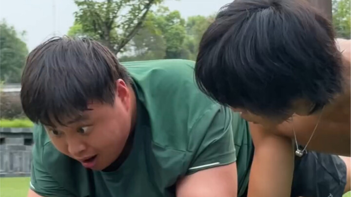 اليوم الثالث من انضباط لي باو إر – حتى الطعام لا أستطيع تناوله!