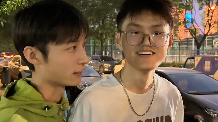 น้องๆ ที่น่ารัก ยินดีต้อนรับสู่การสมัครเข้าเรียนที่มหาวิทยาลัยเศรษฐศาสตร์และการเมืองเหอหนาน