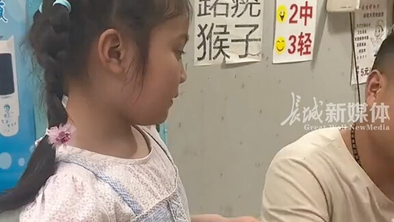 Dây thanh quản của An Na Lạc là sắc màu do cô mang lại.