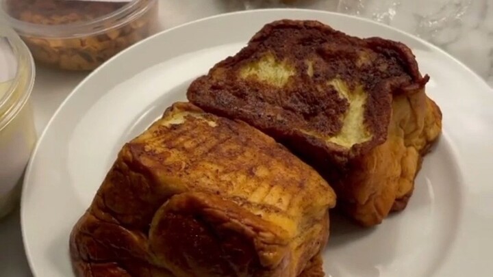 Dwayne “The Rock” Johnson’s DIY Late-Night Dessert: Rock Toast (Daily Vlog Update)