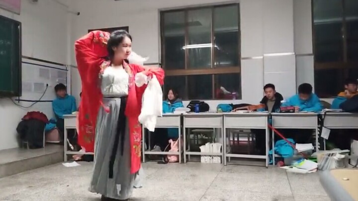 Dancing "Chi Ling" in class