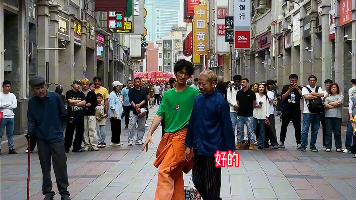 บังเอิญเจอคุณลุงทำไม่เป็นท่าแมงป่อง ฉันเลยเข้าไปสอน แต่ไม่คาดคิดว่าสุดท้ายจะมีเซียนตัวจริงโผล่มา……