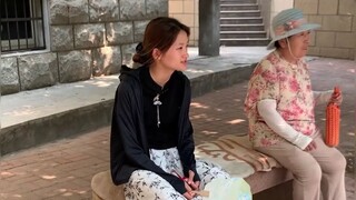 When fashion bloggers return to reality