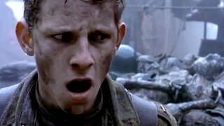 大兵误闯诡异战沟里，突然发觉身后尸体在动，想逃为时已晚