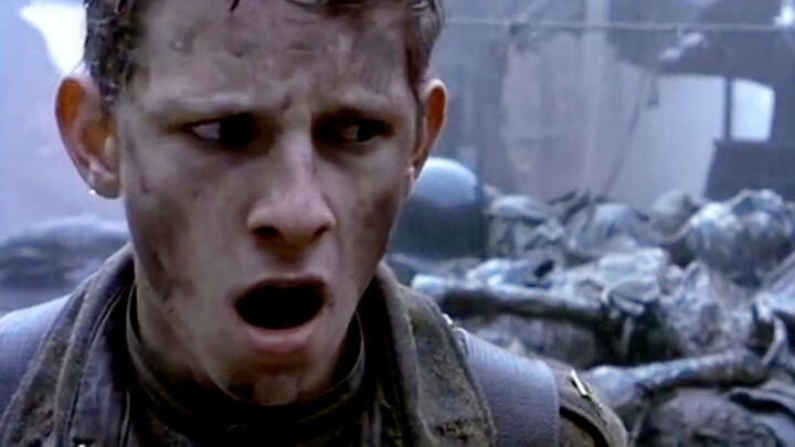 Lính lớn vô tình lạc vào hào chiến kỳ quái, đột nhiên phát hiện thi thể phía sau đang cử động, muốn 