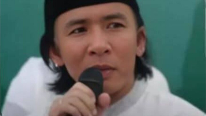 DEK GEGET TOMASWIRDAN VOCALIS ARTISBAND YU OKAY WEY