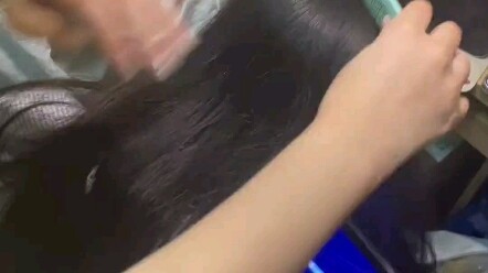 Sanggul mengembang penuh tipu daya