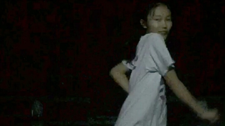 ผู้รับผิดชอบช่วยกู้สถานการณ์ในงานเลี้ยงวันเกิดของชั้นเรียน เวอร์ชันมีอารมณ์ของ Senorita ท่าเต้น รีเบ