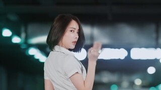 [Versi Vertikal Momo] Sekretaris wanita sedang berlibur, bisakah dia menari dan menari di garasi tan