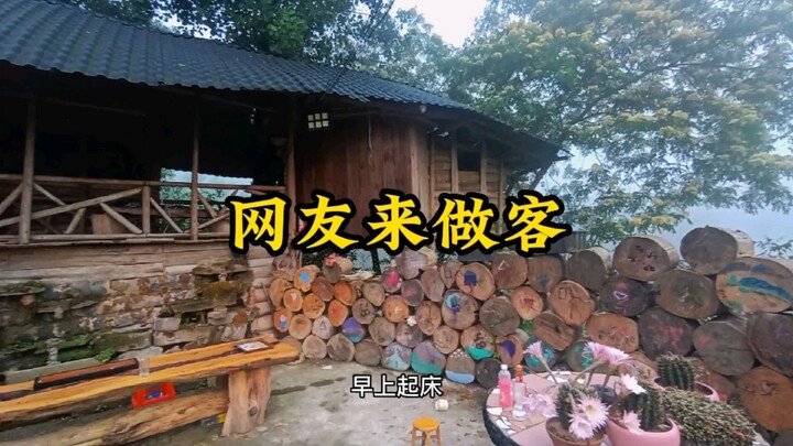 成群结队的美女主播来农场做客，全国各地都有，甚至还有国外美女，热烈欢迎全国各地才华横溢网友来农场做客！