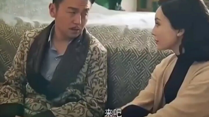 我的后腰上面有两个酒窝