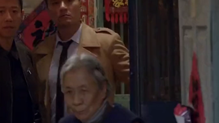 谁说执法者无情，这两人做法让人钦佩，人间自有温情在