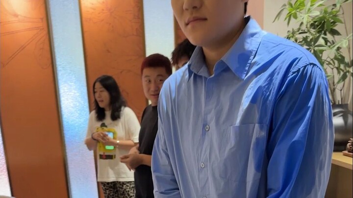 เด็ก ๆ จากมณฑลซานตงเงียบงันแต่ก็สะท้อนใจกัน