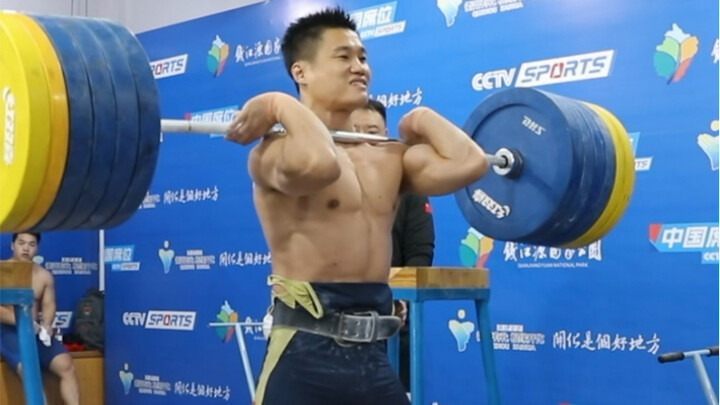 Squats trước 240kg