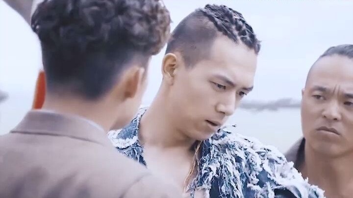 河里惊现S人，背后的真相到底是