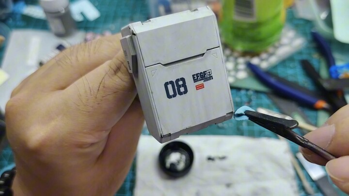 Super simple Gundam aging tutorial