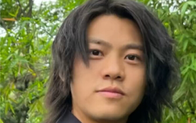 Make a record of not having a haircut for a year