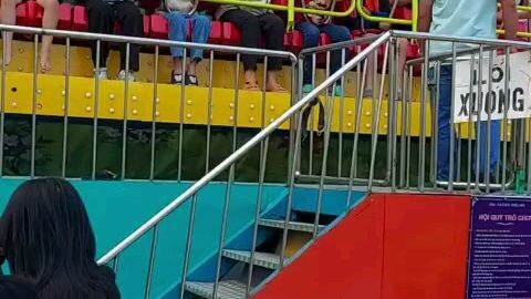 mùng 2 tết cảm giác mạnh