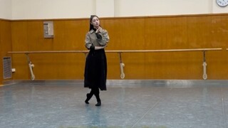 Let me show you the charm of our Chinese folk dance~