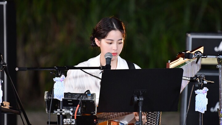 [Ouyang Nana Music] Ouyang Nana and Li Ronghao sing "I'm a Fish"
