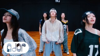 NewJeans 'How Sweet' Dance Practice