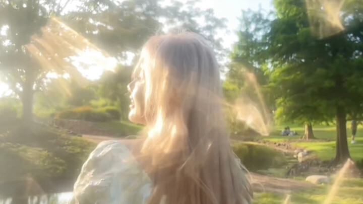 Put a film on your phone to easily take pictures of hazy hair