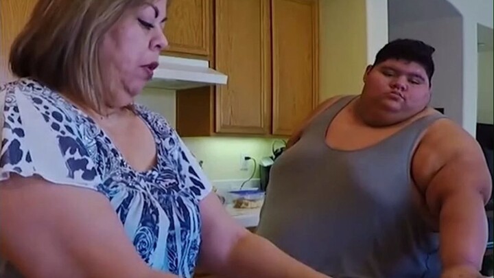 A boy weighing more than 400 pounds was "trapped" at home by his mother with food. The way they get 