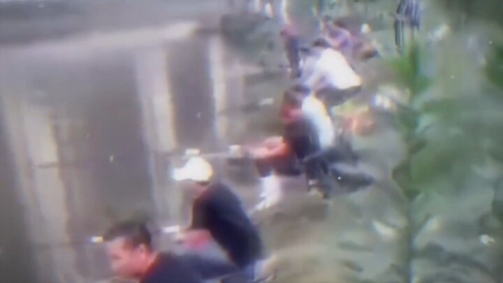 يا نمر، كيف اختفت ضربتك تلك فجأة، ها ها!