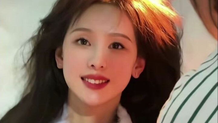 The ugly duckling can become a black swan because he is a swan #YangMi #ChenDuLing #Gene #XueBa