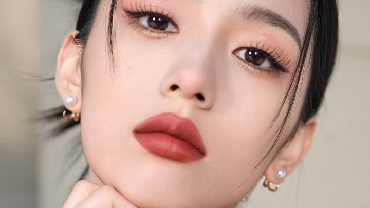 [Zhou Ye] Wajah memerah, menatap, menatap, menatap~~~`Chun Tingxue hanya memainkan game kelas atas