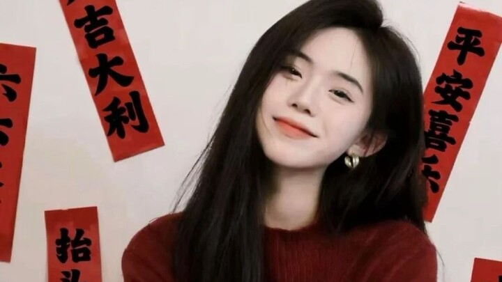 “Year of the Snake, auspicious blessings—watch more sweet girls!”