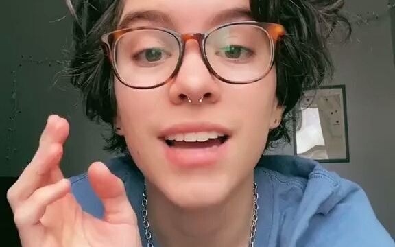 Perbedaan antara celana wanita dan celana pria: