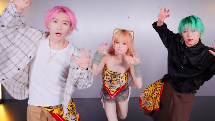 Eat Everything - Ju Fu Fu ┗|｀O′|┛ Oh~~ I would call it the most domineering choreography!