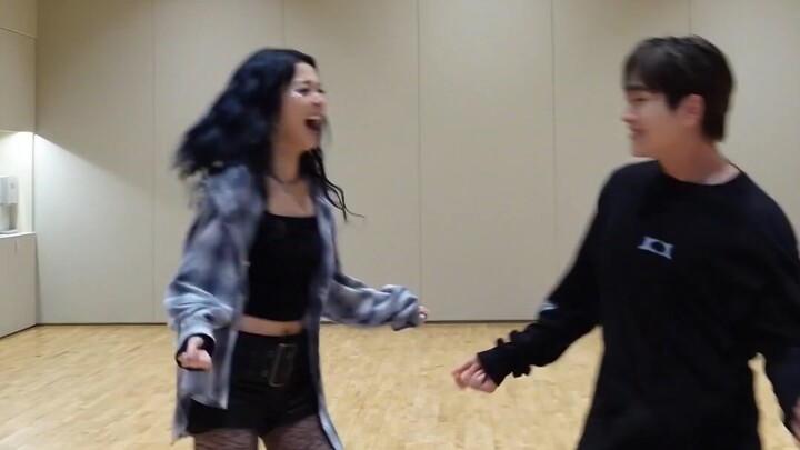 LESSERAFIM 允真x温流 神奇 前SM员工勇闯HYBE大楼 已经开始期待女团舞了 魅力breatdrum