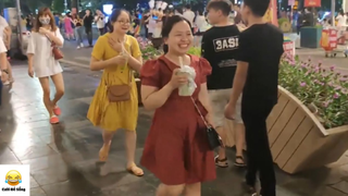 Giả Làm Bụi Cây Đi Dọa và Cái Kết #Prank
