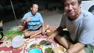 แกงผักขี้เหล็กใส่หนังเมนูสุดแซ่บ