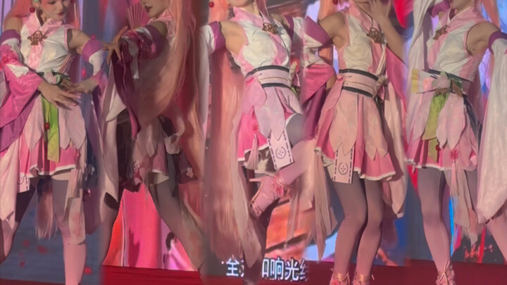 Cảm giác thế nào khi nhảy bản tiếng Trung của bài hát tiếng Nhật trên sân khấu đang cấm nhạc Nhật? (