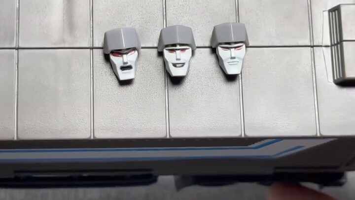 [โมเดลเพลย์ 100 หยวน] ประสบการณ์การแปลงร่างที่สบายมาก! Optimus Prime & Megatron KO ขนาดเล็กของ Jinba